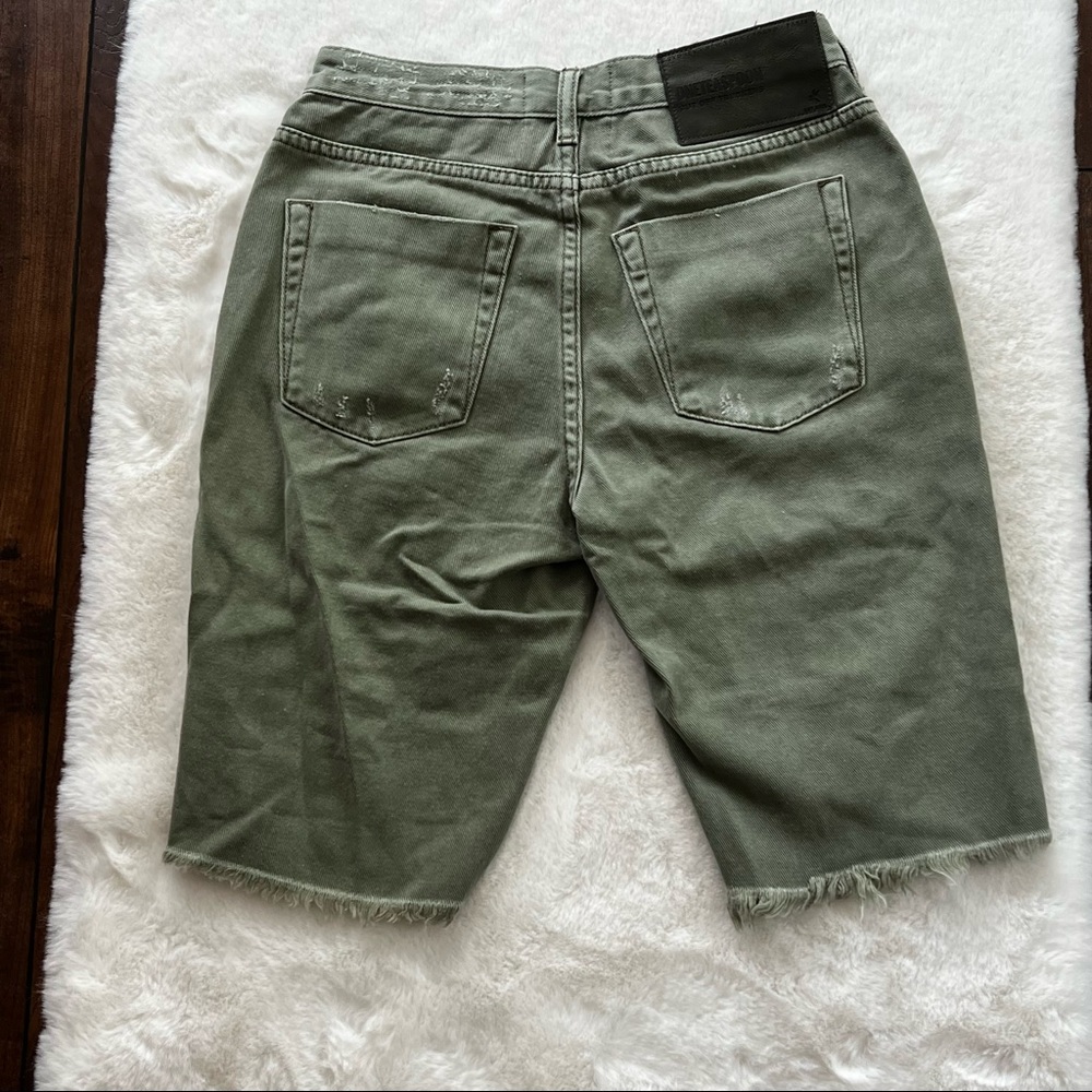One Teaspoon Khaki Truckers Long Length Shorts Size 24 NWT - Picture 8 of 16